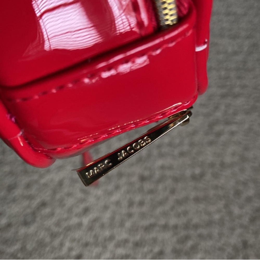 Marc Jacobs Vibrant Red Crossbody Bag Modern Minimalist Design - Picture 5 of 12